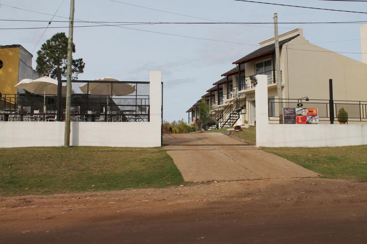 Brisas Del Lago Apartamentos Colon  Exterior photo